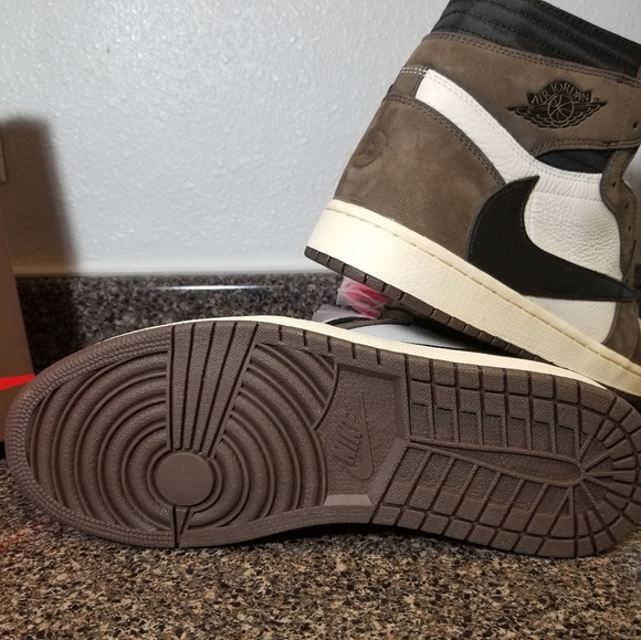 Nike Air Jordan 1 Travis Scott Retro OG CD4487 100 - Picture 4 of 8
